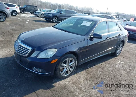 2010 Mercedes-Benz E 350 4Matic z USA, uszkodzony, nr VIN WDDHF8HB9AA105966